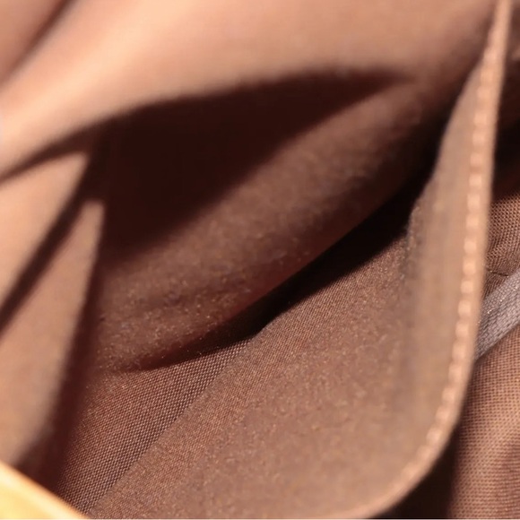 Louis Vuitton Monogram Saumur 35 Messenger Bag M42254 - Picture 9 of 11